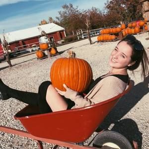 Meet your Posher, Ashlyn